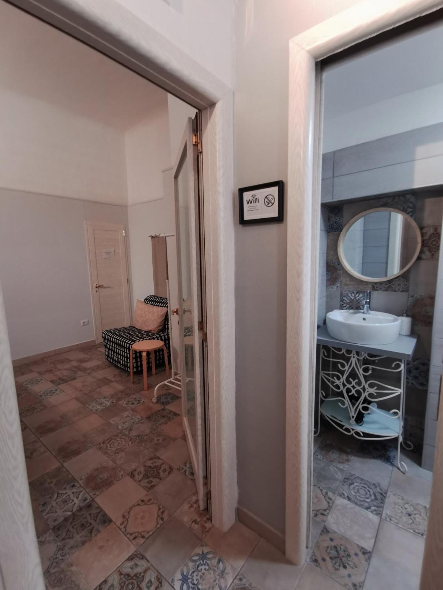Whiteflower Apartments Bari Habitación foto